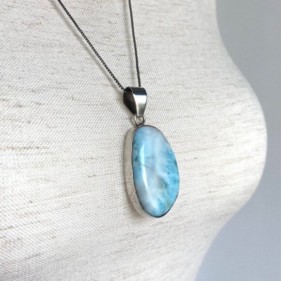 Sterling Silver 925 Oval Bezel Set Larimar Pendant Necklace 18.5" Box Chain - Picture 5 of 16
